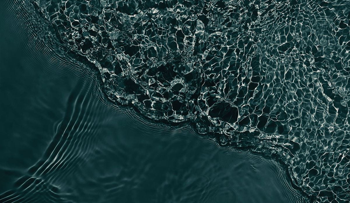 Crystal structure water