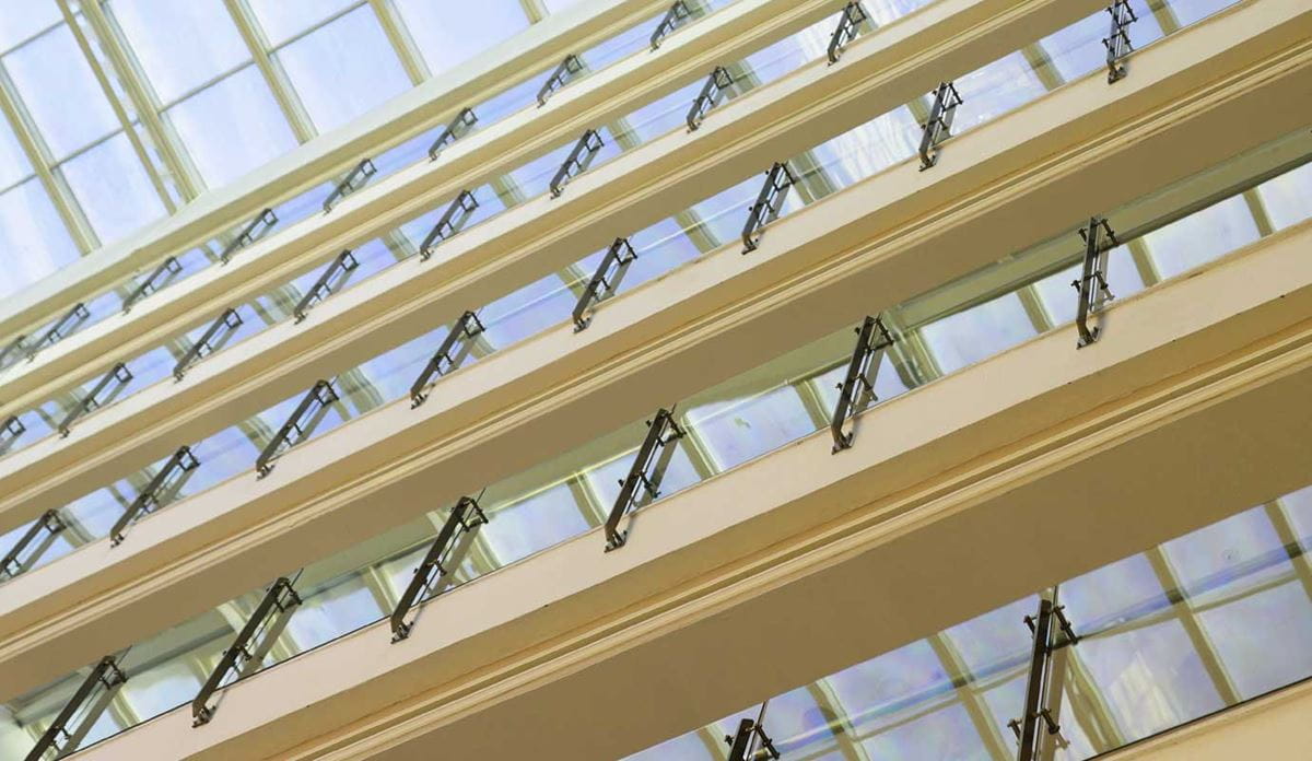 Glass atrium roof with window supports